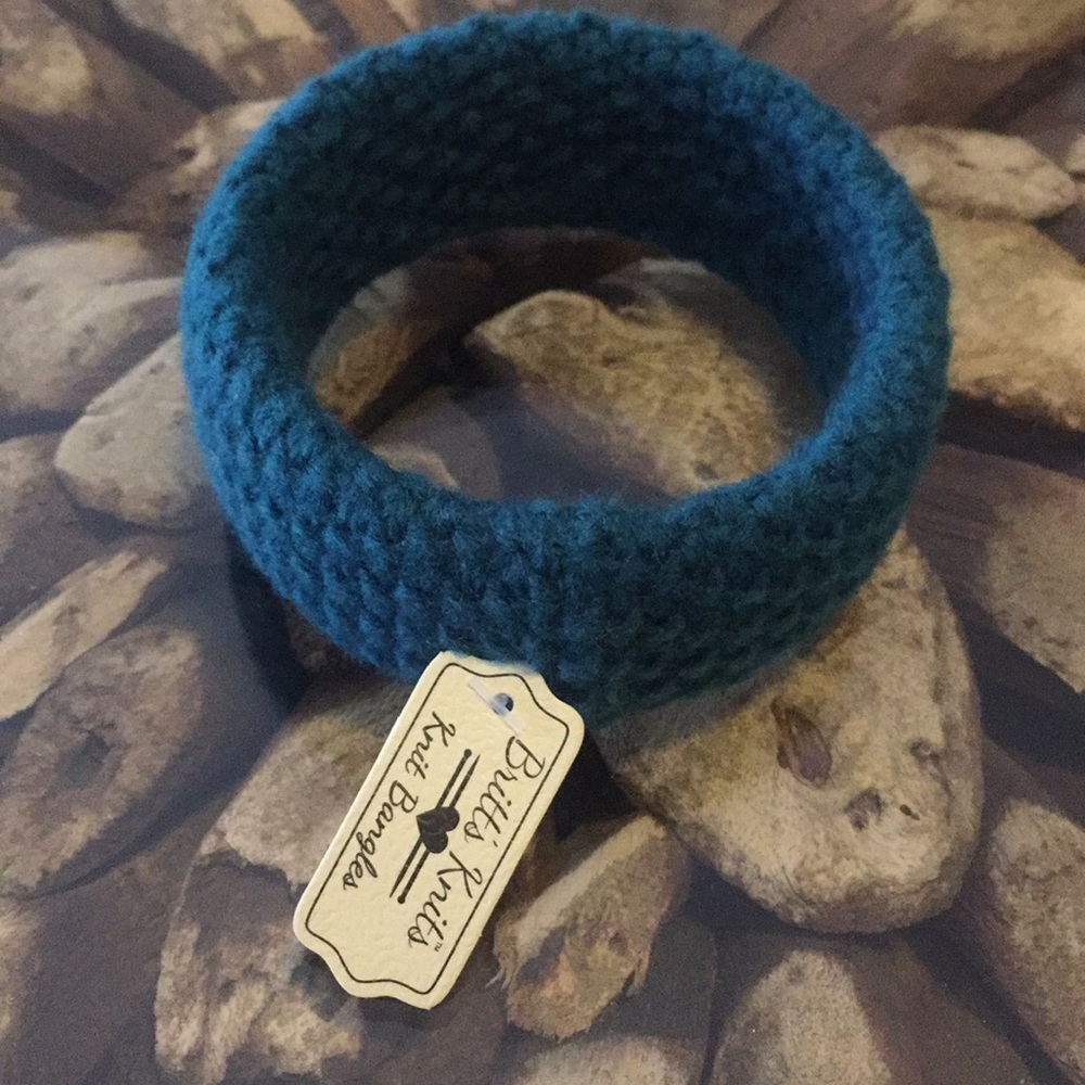 Knit bangle bracelet